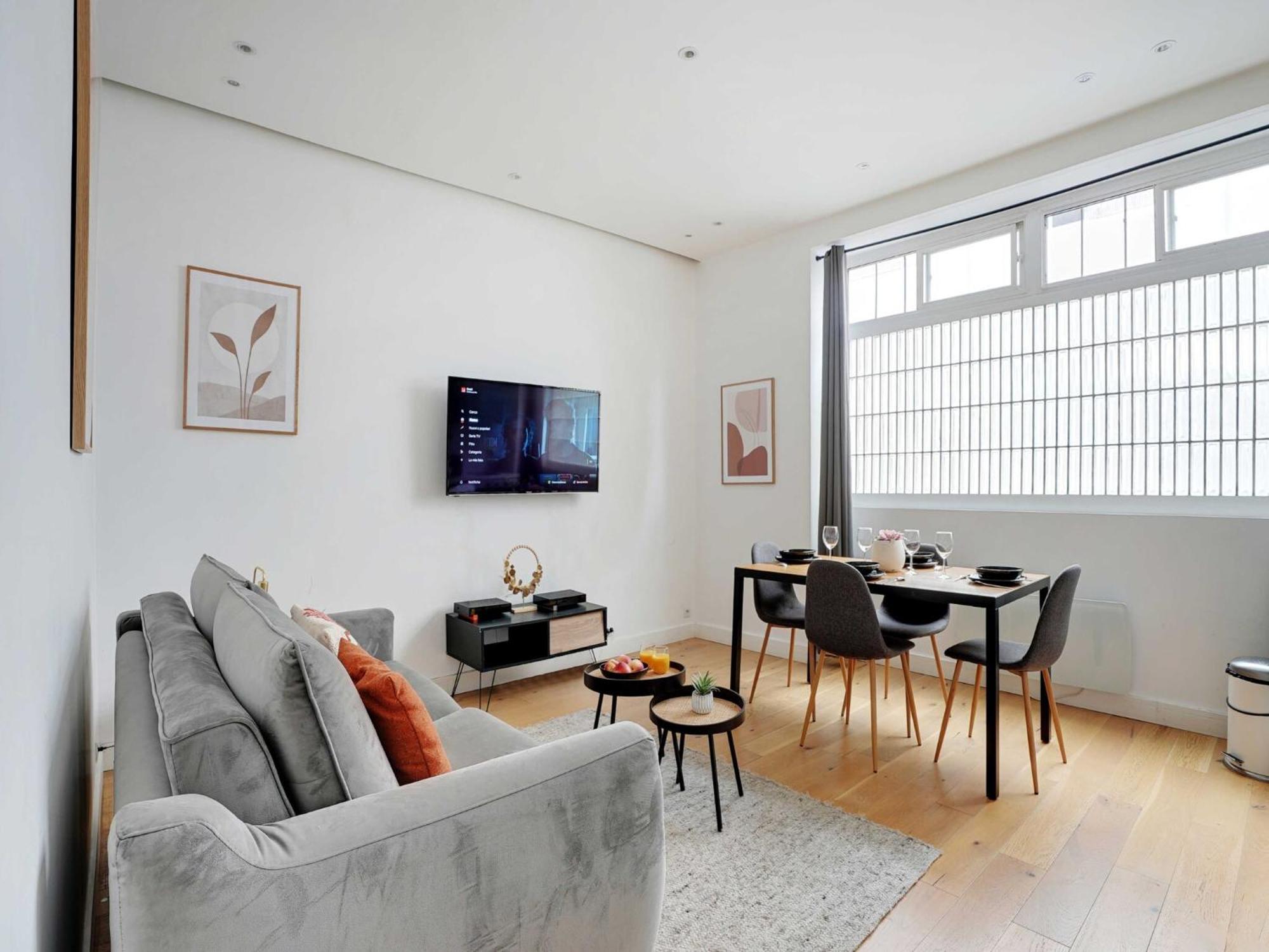 In Bastille With 1 Apartment *
